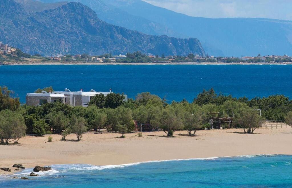 Cedar Bay Beachside Villas Палеохора Экстерьер фото