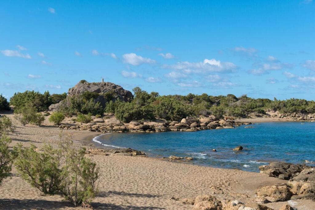 Cedar Bay Beachside Villas Палеохора Экстерьер фото