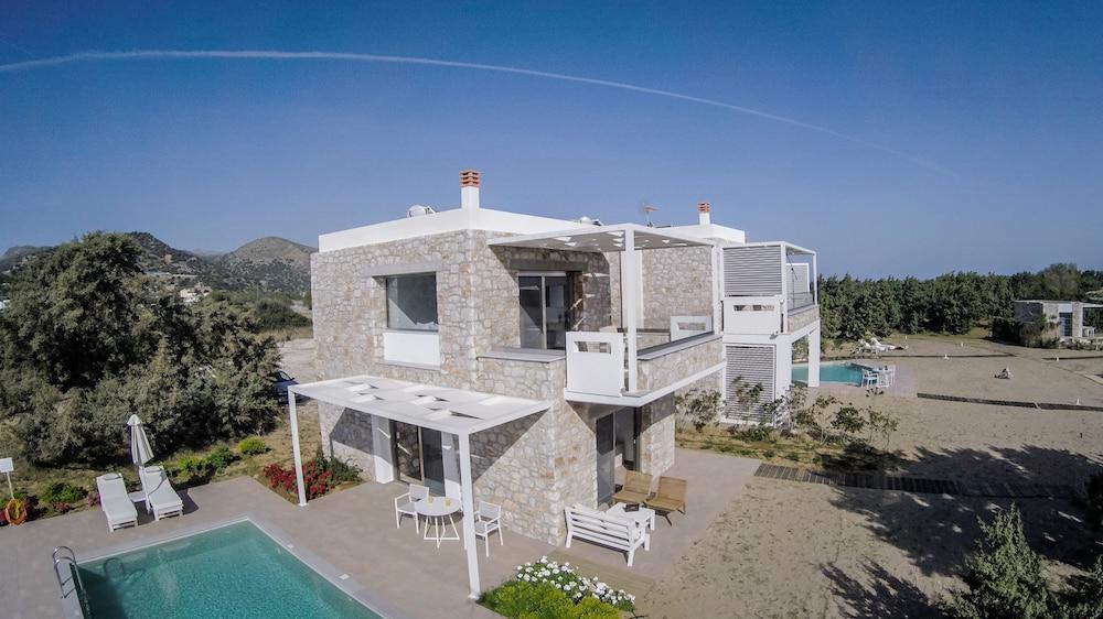 Cedar Bay Beachside Villas Палеохора Экстерьер фото