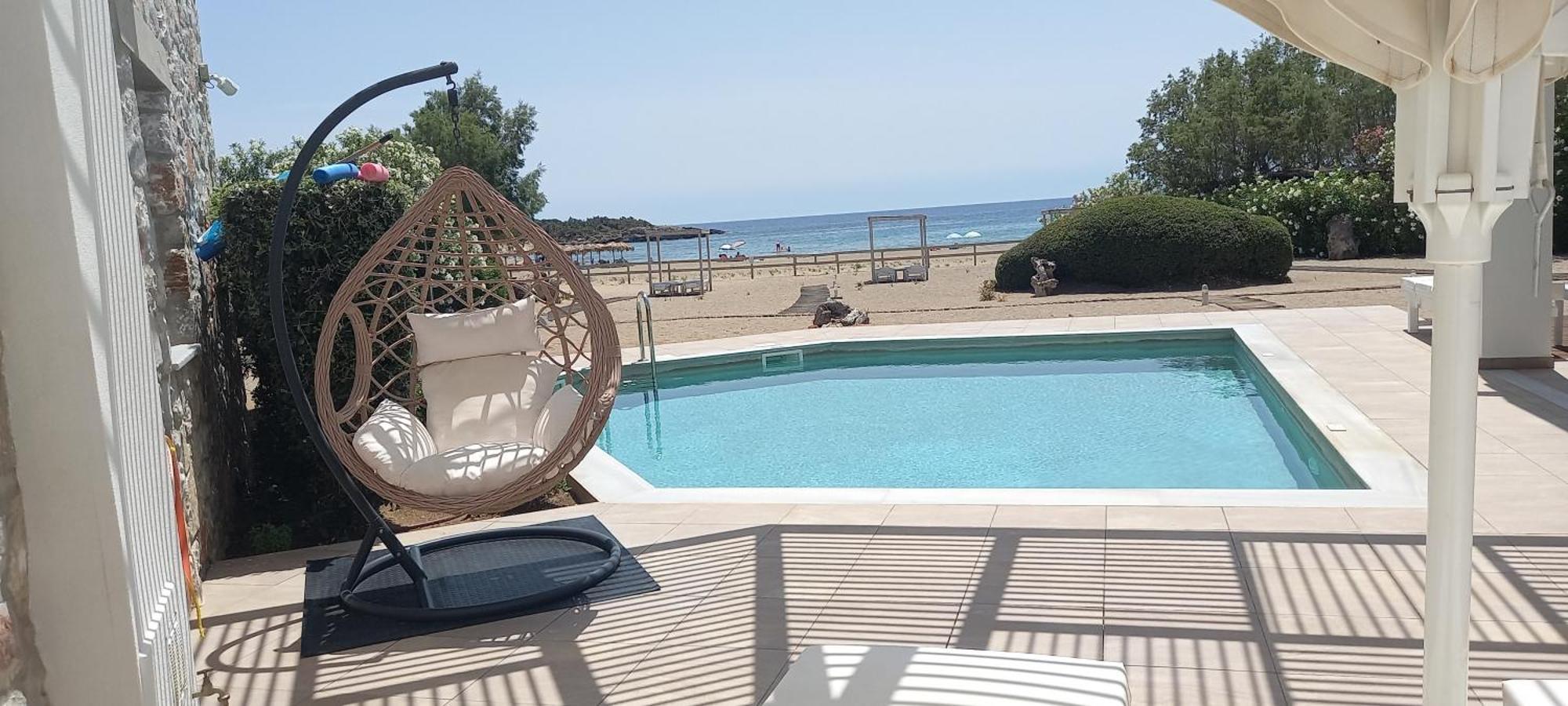 Cedar Bay Beachside Villas Палеохора Экстерьер фото