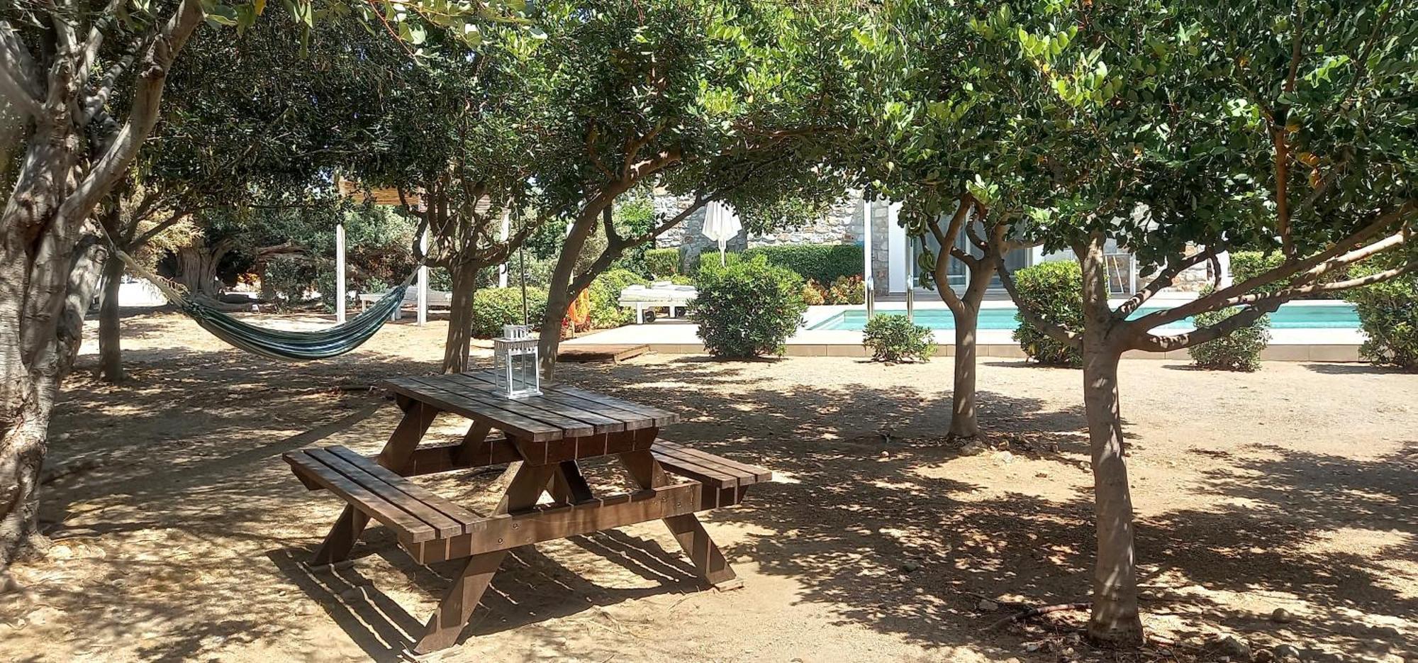Cedar Bay Beachside Villas Палеохора Экстерьер фото