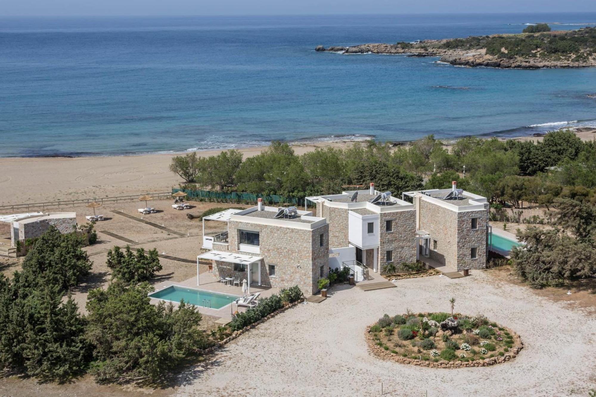 Cedar Bay Beachside Villas Палеохора Экстерьер фото