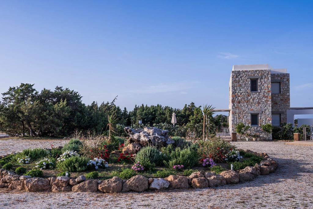 Cedar Bay Beachside Villas Палеохора Экстерьер фото
