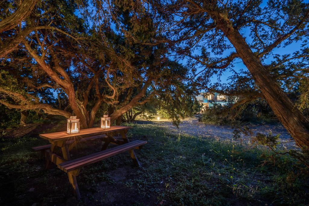 Cedar Bay Beachside Villas Палеохора Экстерьер фото