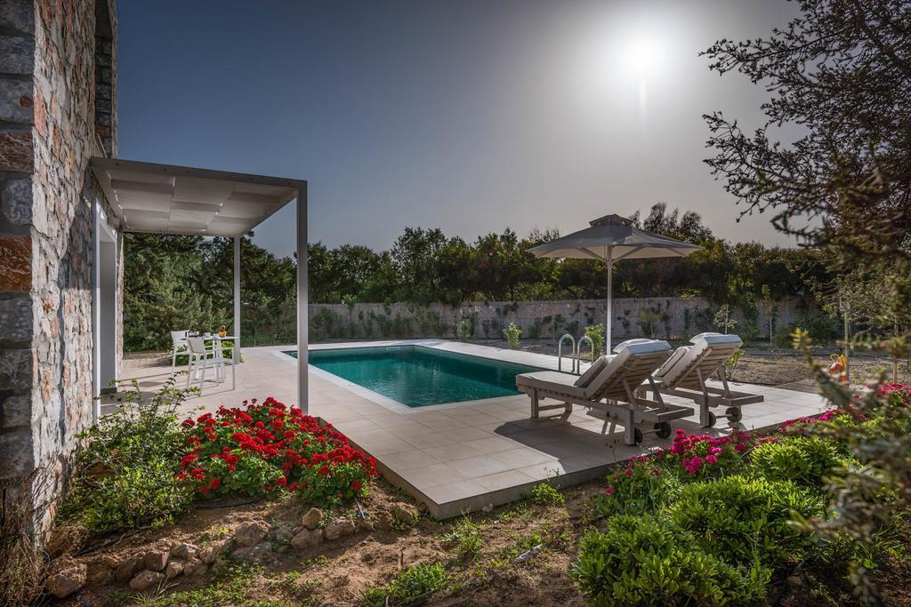 Cedar Bay Beachside Villas Палеохора Экстерьер фото