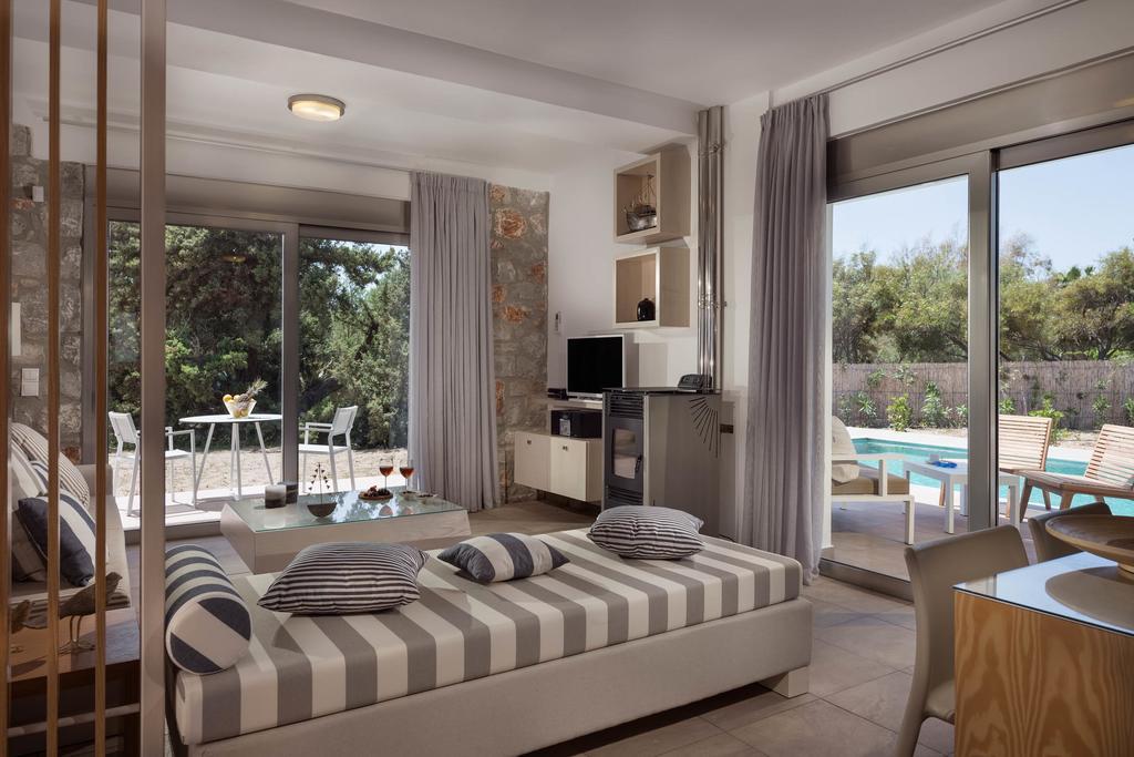 Cedar Bay Beachside Villas Палеохора Экстерьер фото