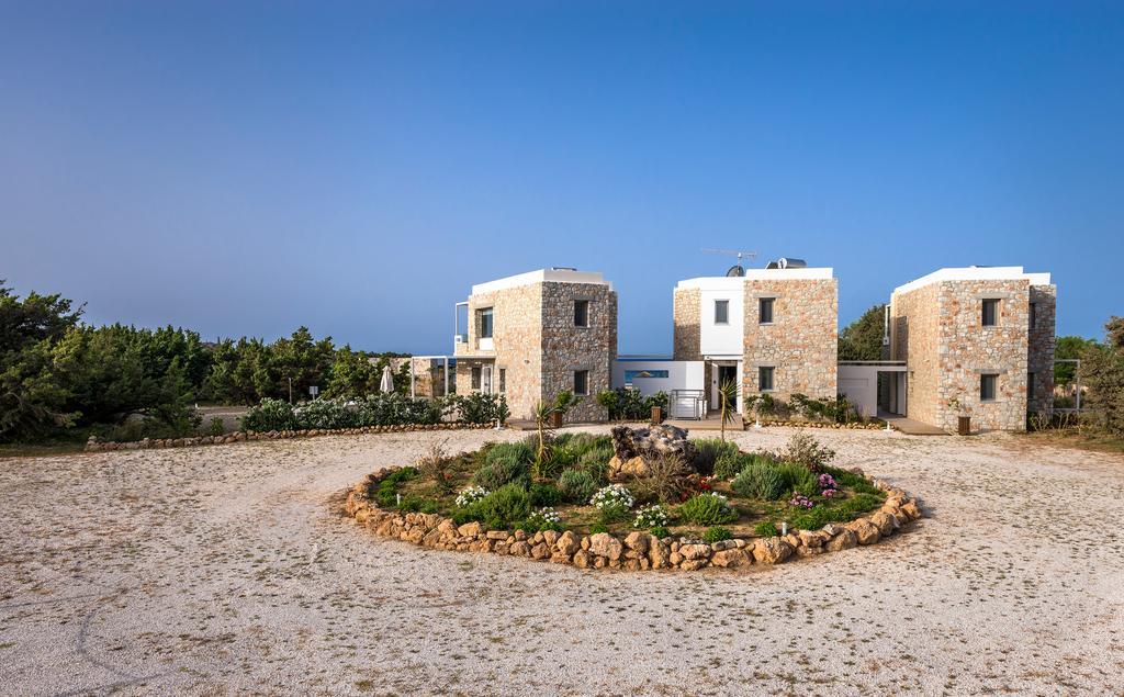 Cedar Bay Beachside Villas Палеохора Экстерьер фото