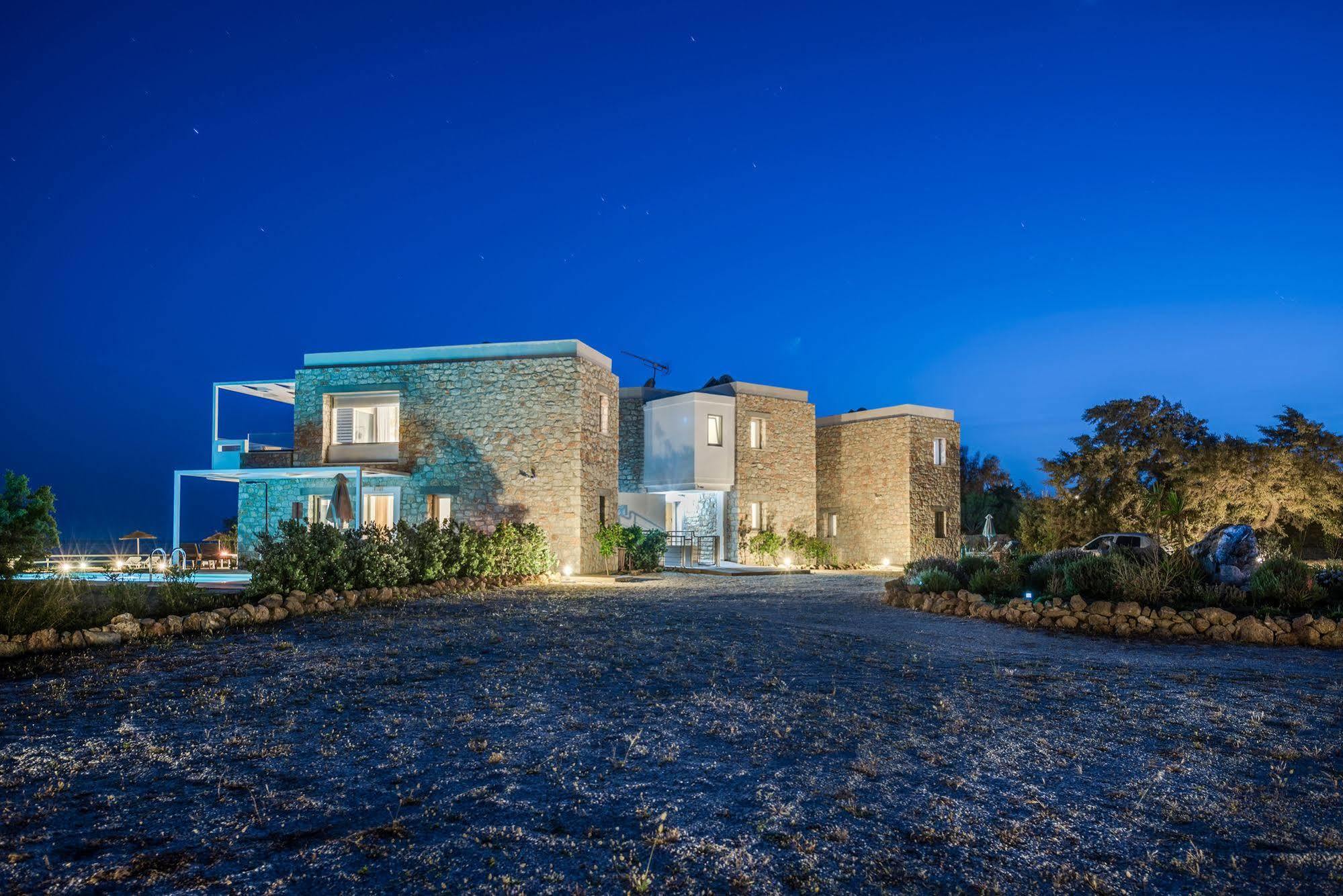 Cedar Bay Beachside Villas Палеохора Экстерьер фото